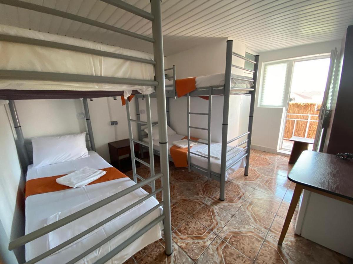 Casa Barbie Costinesti Hostel Luaran gambar