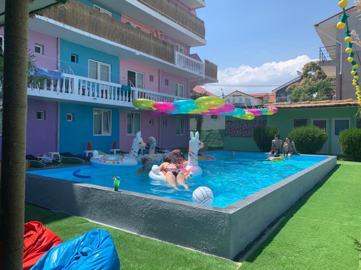 Casa Barbie Costinesti Hostel Luaran gambar