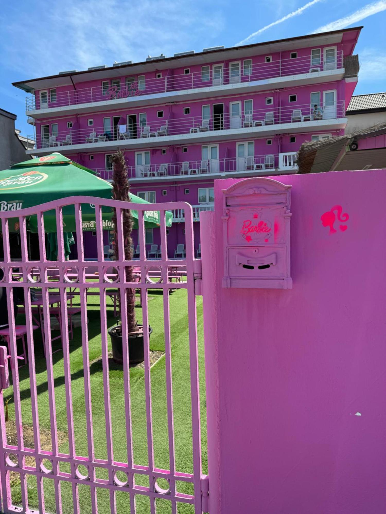 Casa Barbie Costinesti Hostel Luaran gambar