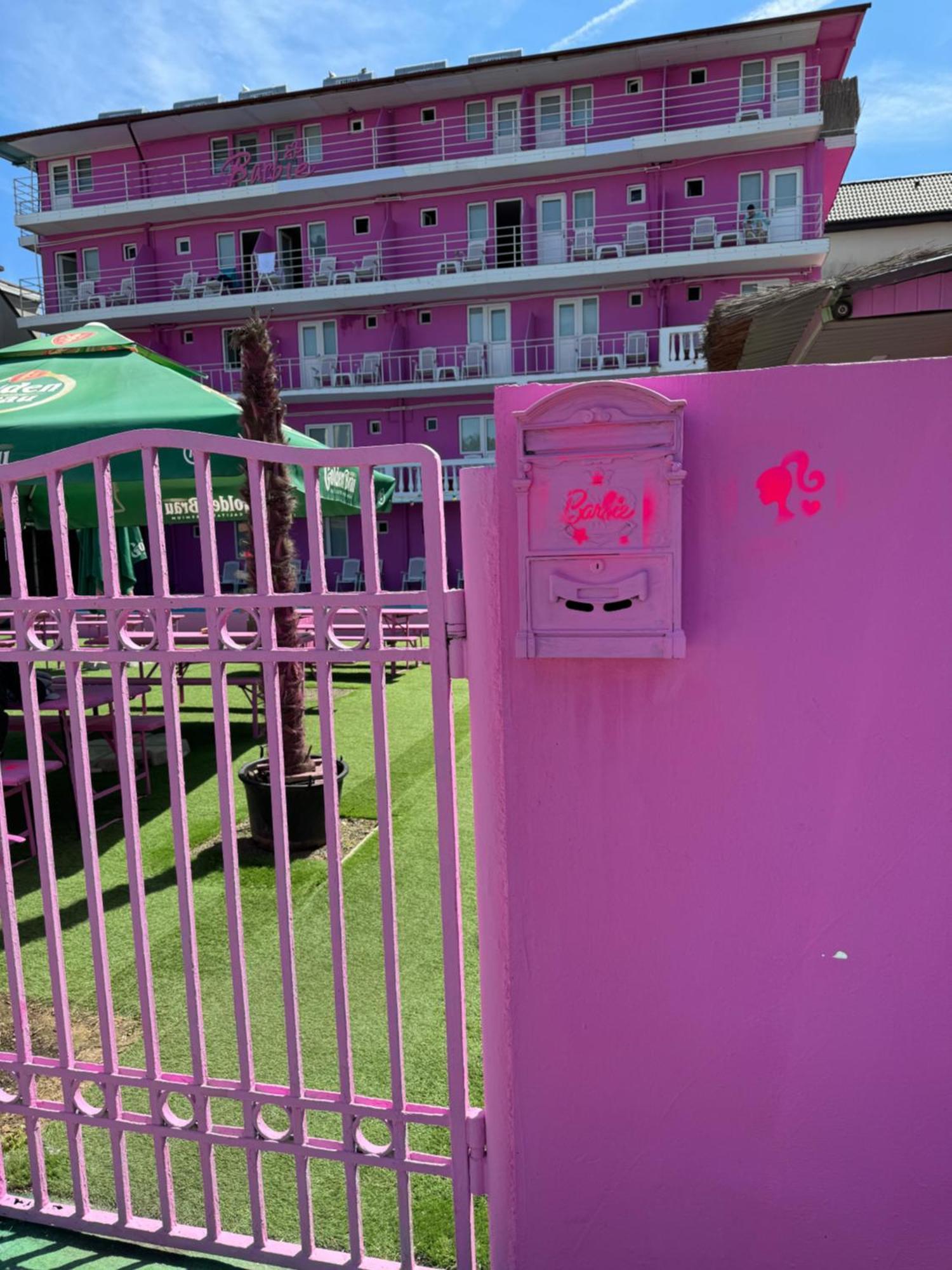 Casa Barbie Costinesti Hostel Luaran gambar